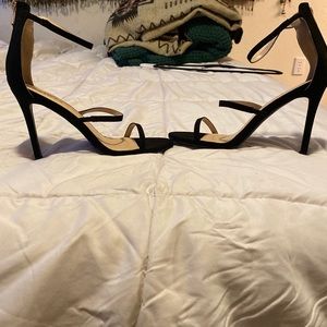 Black heels never worn